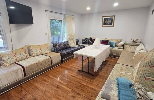 Goddard House | 3-bedroom townhome in adorable Lanham with AC and comfort