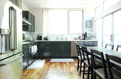 Stevens House | 3-bedroom townhome in charming Seattle with AC for relaxing stays