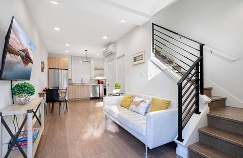 East Queen Anne House | 3 Beds Modern Queen Anne Townhome with Rooftop Lake Union & Seattle City View