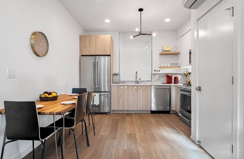 East Queen Anne House | 3 Beds Modern Queen Anne Townhome with Rooftop Lake Union & Seattle City View
