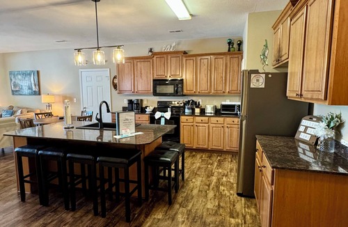Hollister Condo | 3 BR, 3 Bth, Vickery Resort Lower level with walkout to the lake.