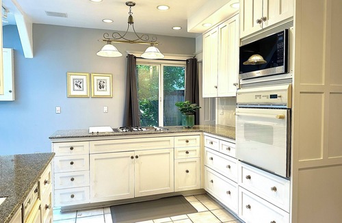 Lake Forest Park House | 3 BR Beautiful Lake View Home