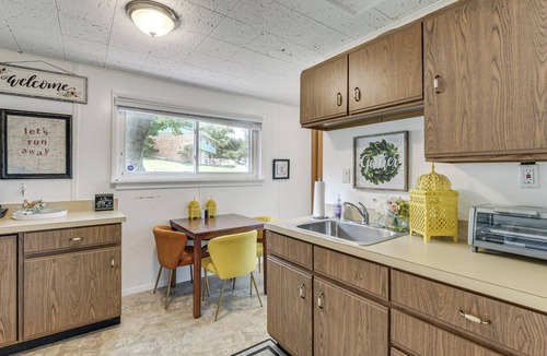 Silver Spring Apartment | 3 Mi to Dtwn Silver Spring: Convenient Apartment