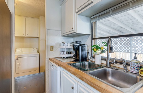 Greenehaven Cottage | 3 Mi to Lake Powell! Desert Escape w/Valley Views