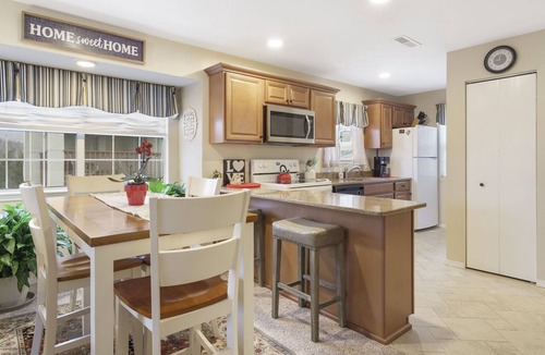 Indian Point Condo | 3 Min to SDC. Walkin 2BR,2 Bath. condo, beautiful view of TRL and the Ozark Mtns
