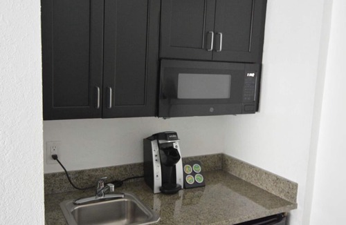 Capitol Hill Hotel | 3 Modern Suites w/Kitchenette Near Memorial Parks & Historic Museums