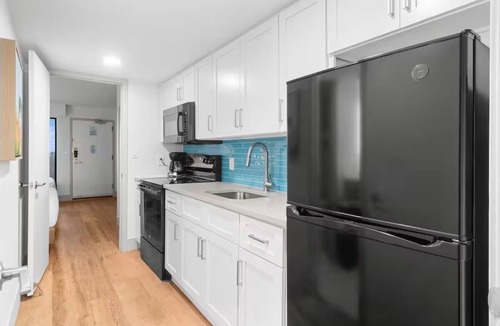 Myrtle Beach Resort | 3 Oceanfront Queen 1BR Suites | Balcony, Kitchen, Pool, 1.2 mi to Broadway