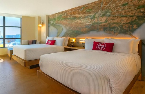 Buzzard Point Hotel | 3 Relaxing Units for Groups! Rooftop Lounge, Bar, Minutes to Nationals Park