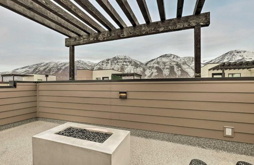 Central Business District House | 3-Story Provo Townhome: 1 Mi to BYU!