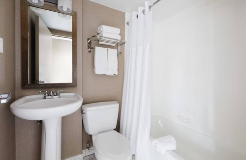 West End Apartment | 3 Units Family Stay in Downtown DC | Full Kitchen | Near Monuments & Museums