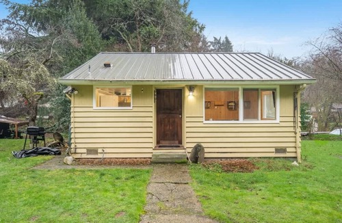 Fauntleroy Cottage | 30 Day Rental, 20 mins DT, Fast Wifi, Pet Friendly