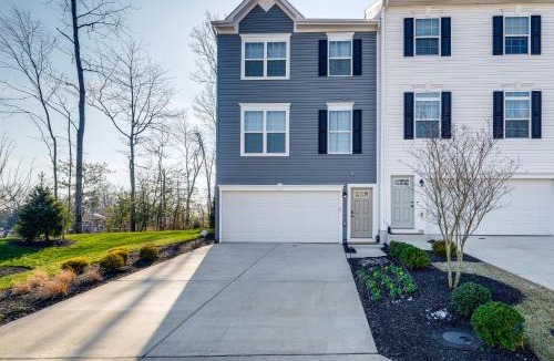 Dale City House | 30 Mi to Downtown DC: Charming Dale City Townhome!