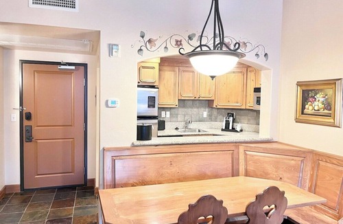 Midway Villa | 3070/72 | 2BR Upscale Villa | Near Park City & Golf