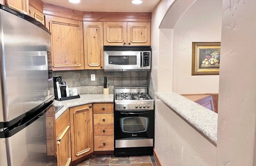 Midway Villa | 3070/72 | 2BR Upscale Villa | Near Park City & Golf