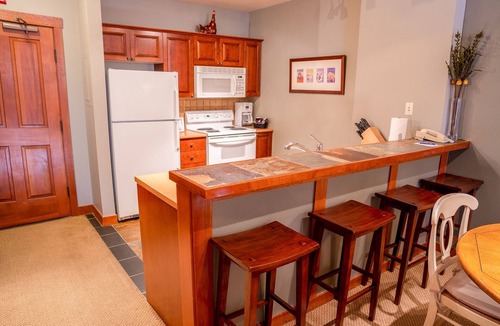 Snowbird Condo | 3104 - One Bedroom + Den Standard Powderhorn Lodge by RedAwning