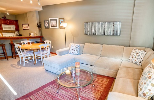 Snowbird Condo | 3104 - One Bedroom + Den Standard Powderhorn Lodge by RedAwning
