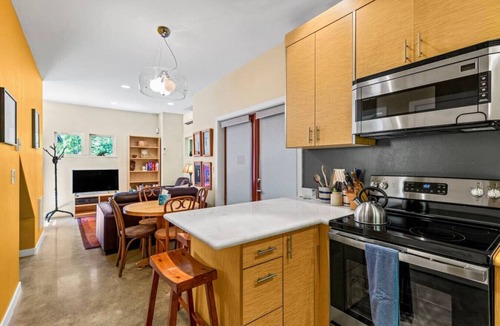 Columbia City House | 3214 Seattle · Cozy & Peaceful 2b2.5b South Seattle House w/AC
