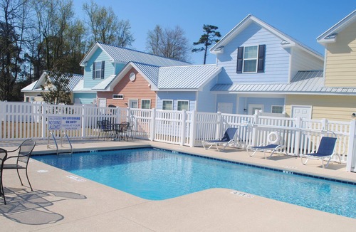 Myrtle Beach Cottage | 343 Sailors, Beautiful 2-bedroom cottage in Myrtle Beach, 2 Blocks to the Beach!