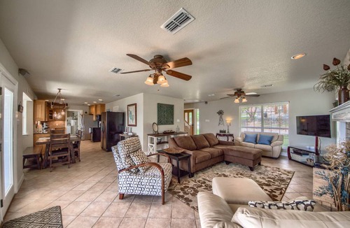 Canyon Lake House | 348 m² House ∙ 4 bedrooms ∙ 16 guests