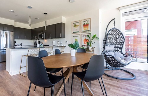 West Bellevue Apartment | 3BR | Gym, Balcony | Bellevue | Sophari Parkside I