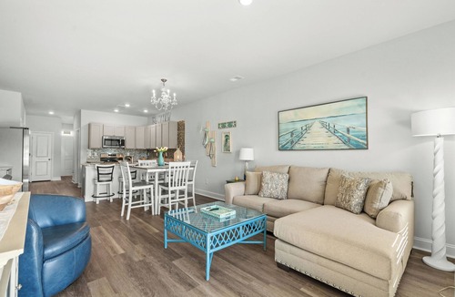 Little River House | 3BR, Outdoor Movie Theatre, Indoor Fireplace, Arcades, 5 Minutes from Beach!