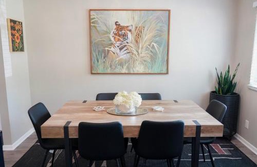 Groveport House | 3BR Retreat near BrewDog, games, and lots of space