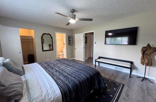 Groveport House | 3BR Retreat near BrewDog, games, and lots of space