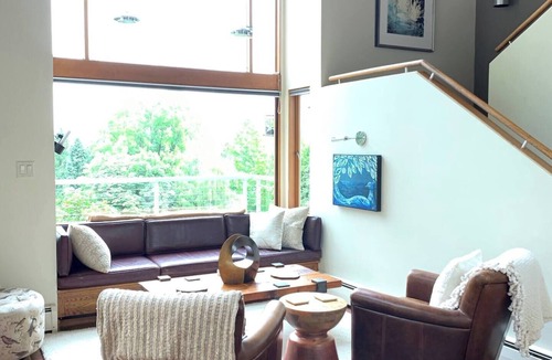 Cedar Heights House | 3br urban oasis with lake views, swimming pool, hot tub, steam shower and sauna.