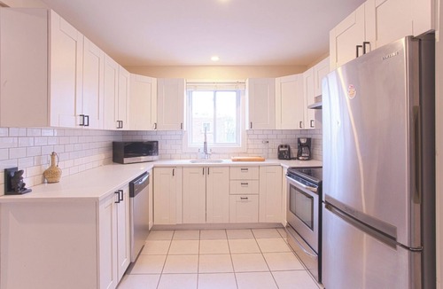 Laval Apartment | 4.5 Modern, furnished house with two bedrooms Laval, Canada