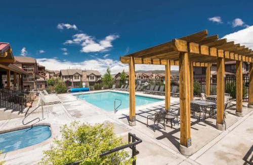 Bear Hollow Village House | 4 Bedroom 3 Bathroom and Hot Tub Minutes from Slopes
