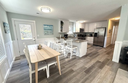 Carova Beach Cottage | 4-bedroom Carova Beach cottage, 4 streets from the Ocean in 4x4 area of Corolla