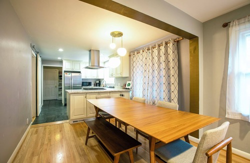Mid-Beacon Hill House | 4 Bedroom Home for the Whole Family + Shuffleboard + Child Play Area