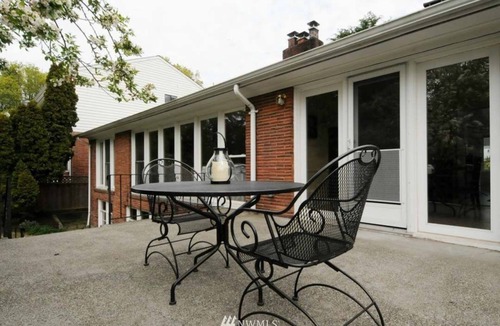 Briarcliff House | 4-Bedroom, perfect for World Cup. Bus to Stadium. Close to Discovery Park.