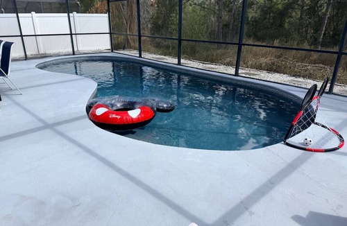 Clear Creek House | 4 Bedroom Villa close to Theme Parks sleeps 9