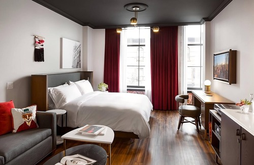 Riverside Hotel | 4 Historic East End Boutique Stay | Corner King Room & Rooftop Bar
