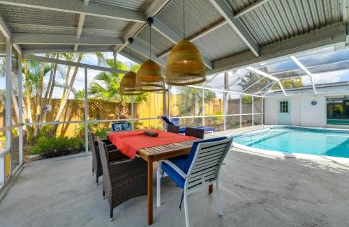 South Gate Ridge House | 4 Mi to Siesta Key Beach! Home w/Backyard Oasis