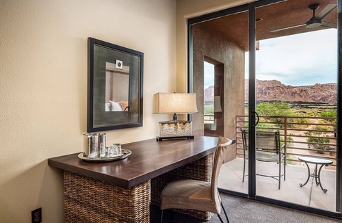Ivins Villa | 4 Quiet, Relaxing Rooms + Balcony Near Snow Canyon State Park -1.3 miles