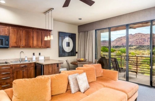 Ivins Villa | 4 Spacious Desert Oasis Rooms for Peaceful Days & Outdoor Adventures