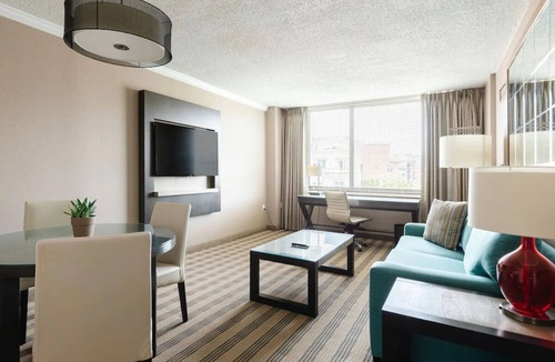 West End Apartment | 4 Units | Amazing Washington Getaway Near Iconic Landmarks | Family Stay