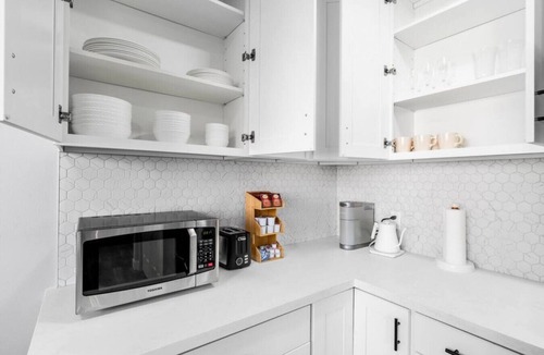 Wallingford House | 4016 Entire+ADU · 6b3b 3 Unit Morden Home close to Greenlake UW & DT