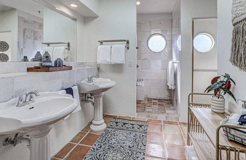St. George Villa | 41 Amira BUSHMAN · 2 Master King SuitesPools*HotTub*Gym New $ Reduced