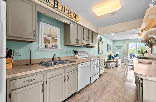 Sea Acres House | 4217- Anne's Place - Cozy Duck Townhome | Walk to Beach & Shops