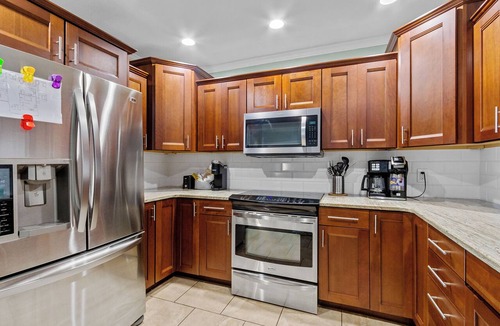 Del Prado House | 4BR/3BR - Spacious Home 4 Minutes From Beach