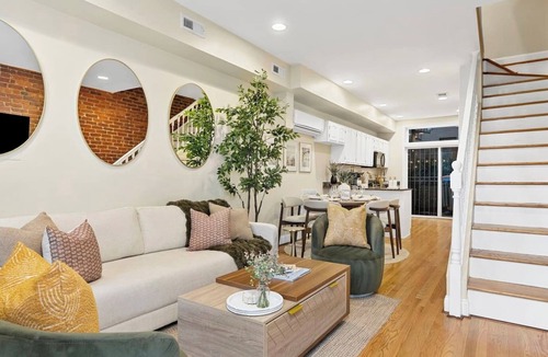 Shaw House | 4BR Rowhouse w/Rooftop, Private Patio Hot Tub,Near Convention Center & Metro