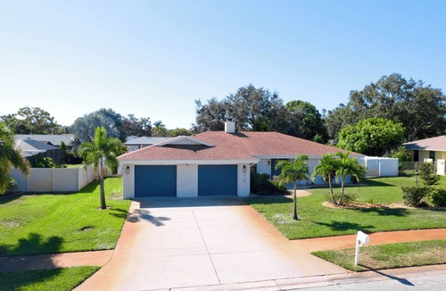 Whitfield House | 4BR Sarasota Retreat | Private Pool & Game Room!