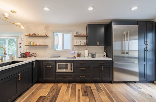Maple Leaf House | 4BR Seattle Stunner | w/Summer Deck by Green Lake