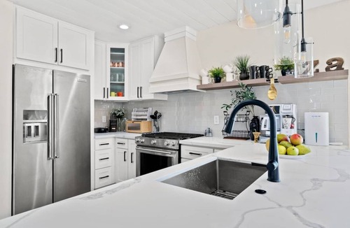 Mid-Beacon Hill House | 5-bedroom vacation home just 7 minutes to T-Mobile Park