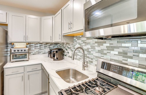 Rosedale Cottage | 5 Mi to Downtown Baltimore: Quiet Home w/Porch