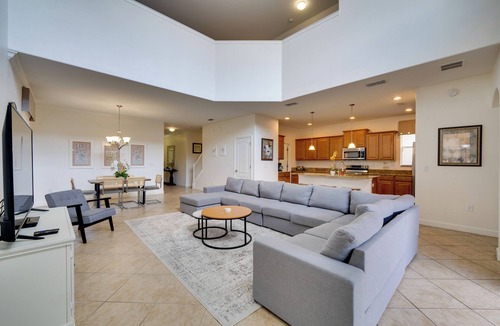 West Kissimmee Cottage | 5 Mi to Walt Disney World! Gem w/Resort Perks