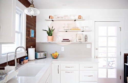 Green Creek Cottage | 5 Min Walk to Beach, Art Filled, Maker Space, Sunsets, New Reno, Sole Cottage
